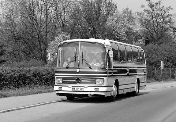 Pictures of Mercedes-Benz O320 1973