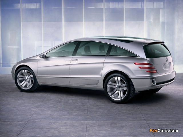 Images of Mercedes-Benz Vision GST Concept 2002 (640 x 480)