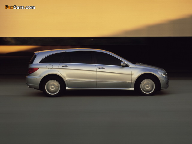 Images of Mercedes-Benz R 350 US-spec (W251) 2005–08 (640 x 480)