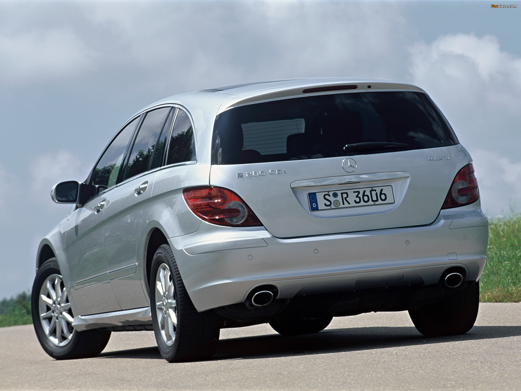 Images of Mercedes-Benz R 280 CDI 4MATIC (W251) 2005–10 (2048 x 1536)