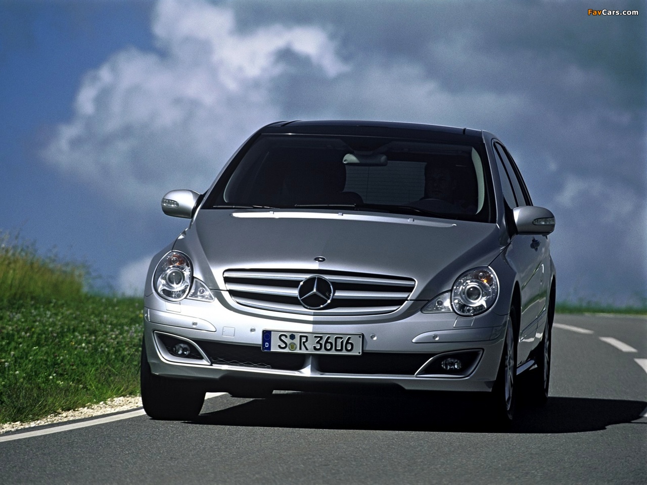 Images of Mercedes-Benz R 280 CDI 4MATIC (W251) 2005–10 (1280 x 960)