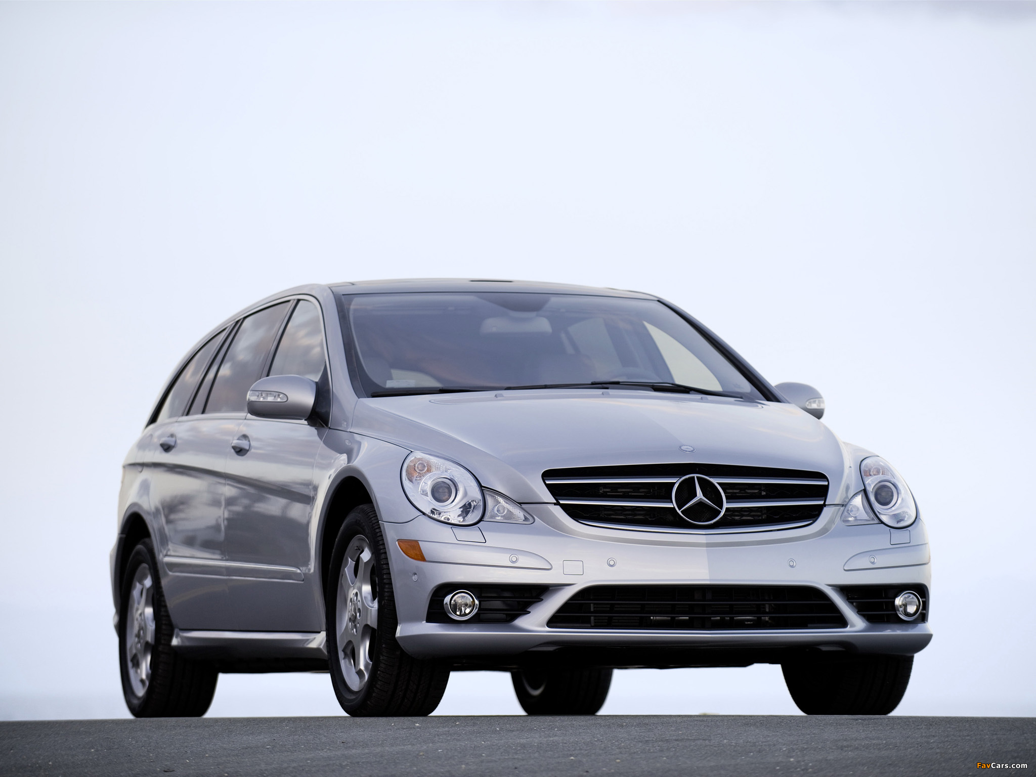 Images of Mercedes-Benz R 320 BlueTec US-spec (W251) 2008–10 (2048 x 1536)