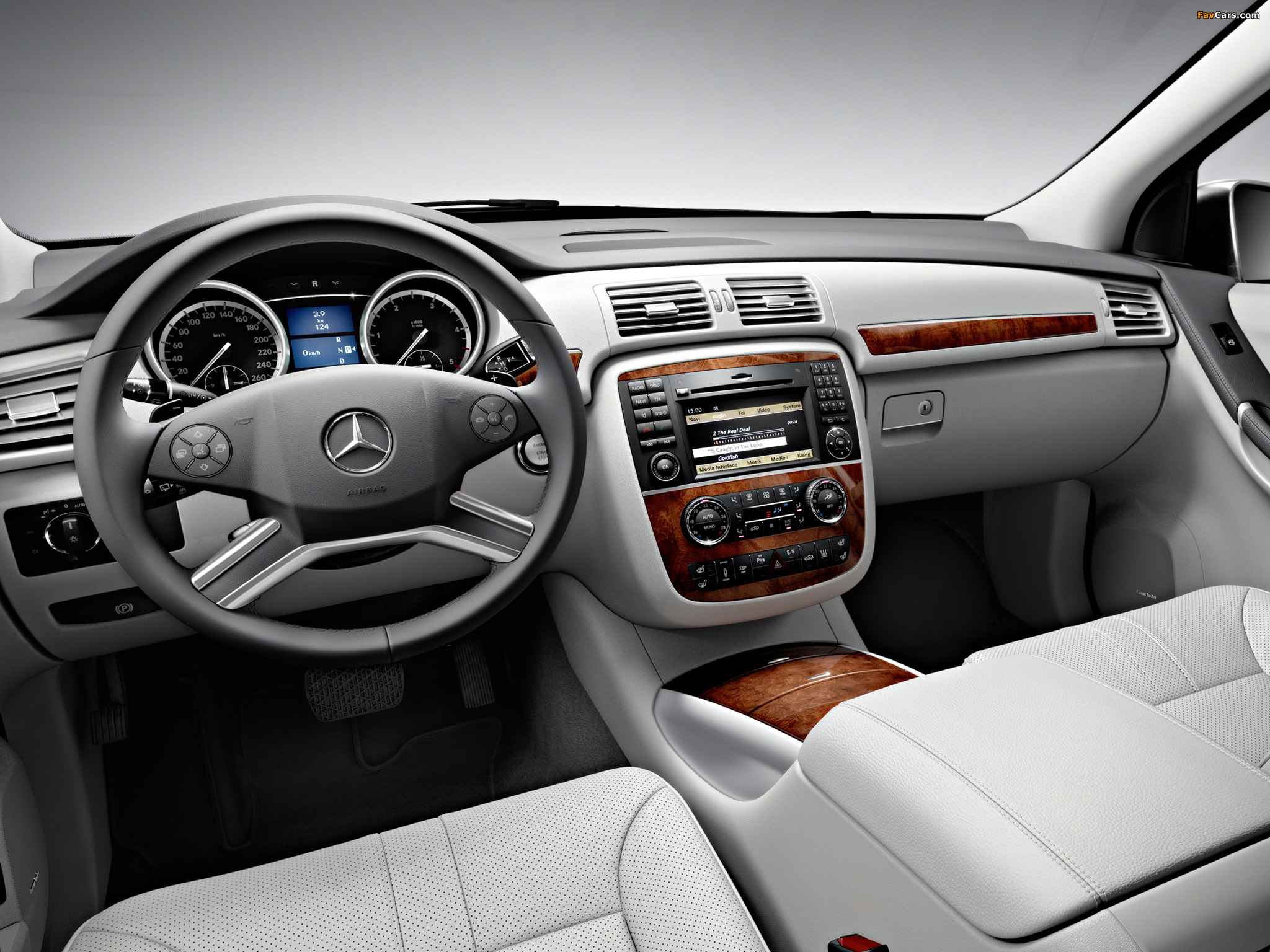 Images of Mercedes-Benz R 350 BlueTec (W251) 2010 (2048 x 1536)