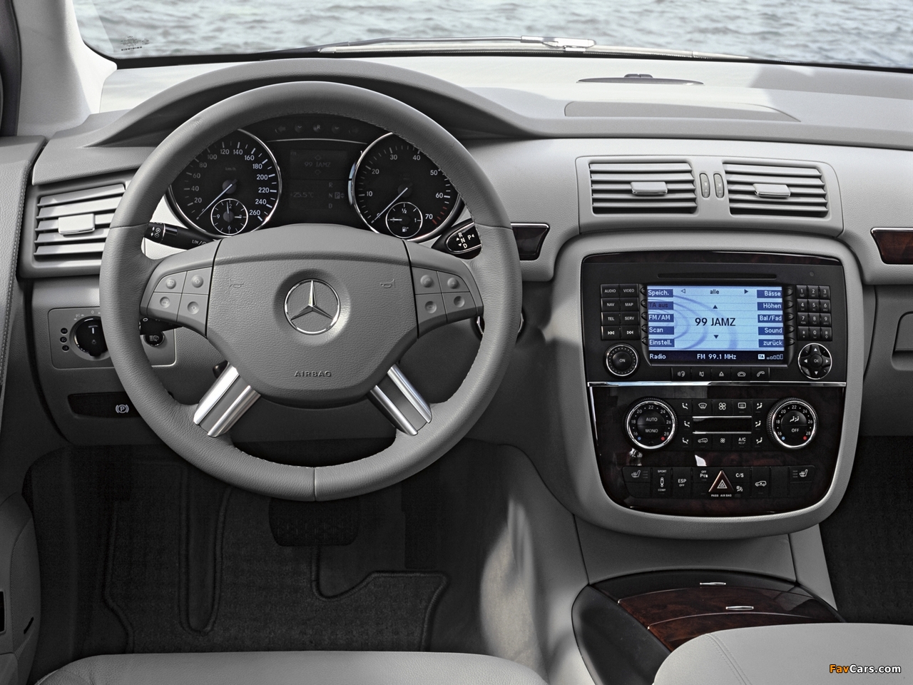 Photos of Mercedes-Benz R 320 CDI (W251) 2006–10 (1280 x 960)