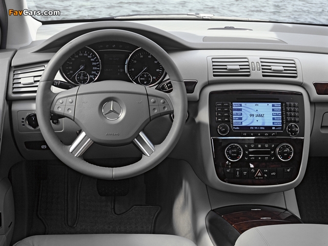 Photos of Mercedes-Benz R 320 CDI (W251) 2006–10 (640 x 480)