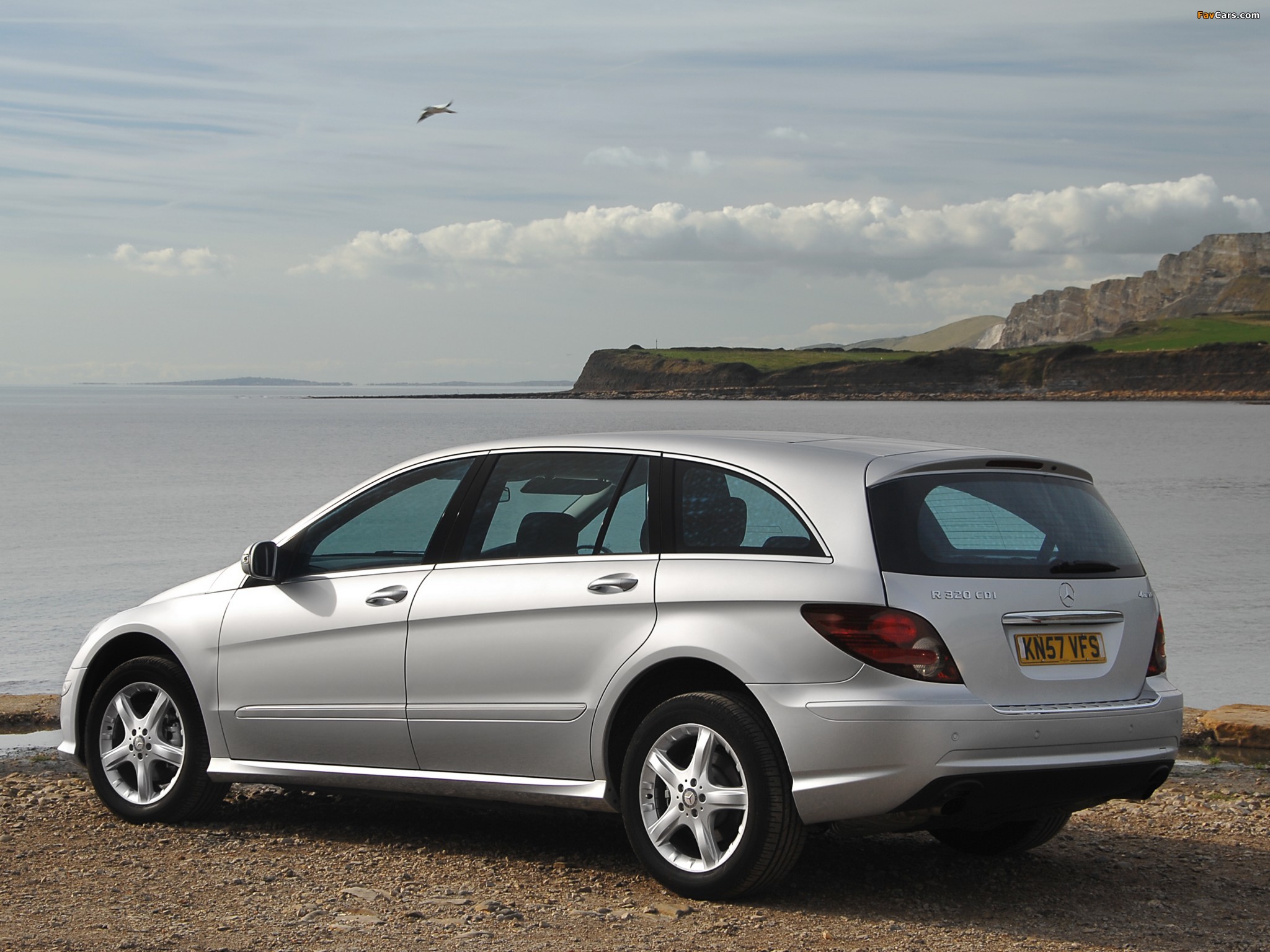 Photos of Mercedes-Benz R 320 CDI 4MATIC UK-spec (W251) 2006–10 (2048 x 1536)