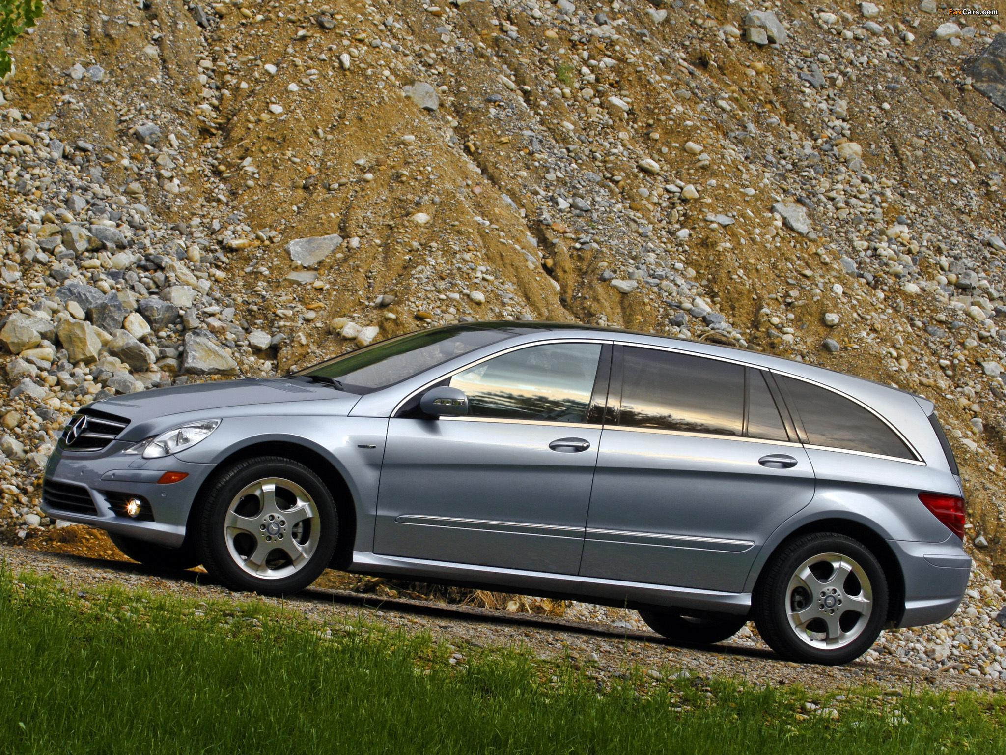 Photos of Mercedes-Benz R 350 BlueTec US-spec (W251) 2009–10 (2048 x 1536)