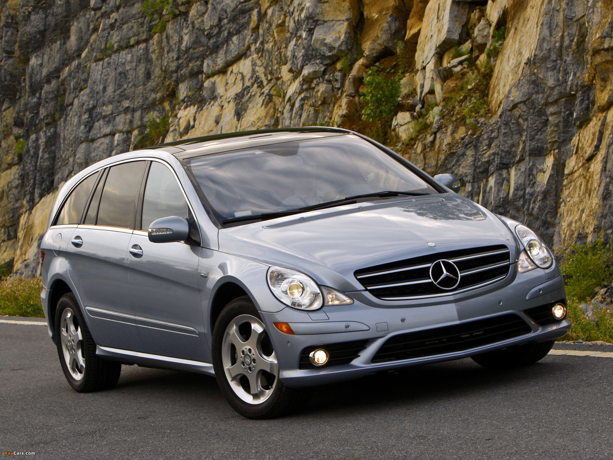 Pictures of Mercedes-Benz R 350 BlueTec US-spec (W251) 2009–10 (2048 x 1536)