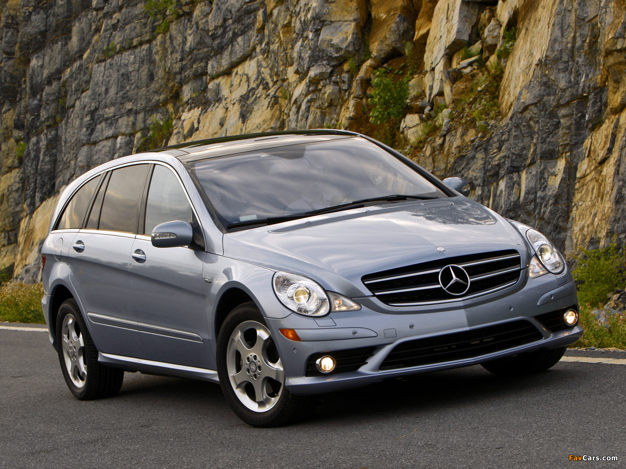 Pictures of Mercedes-Benz R 350 BlueTec US-spec (W251) 2009–10 (1280 x 960)