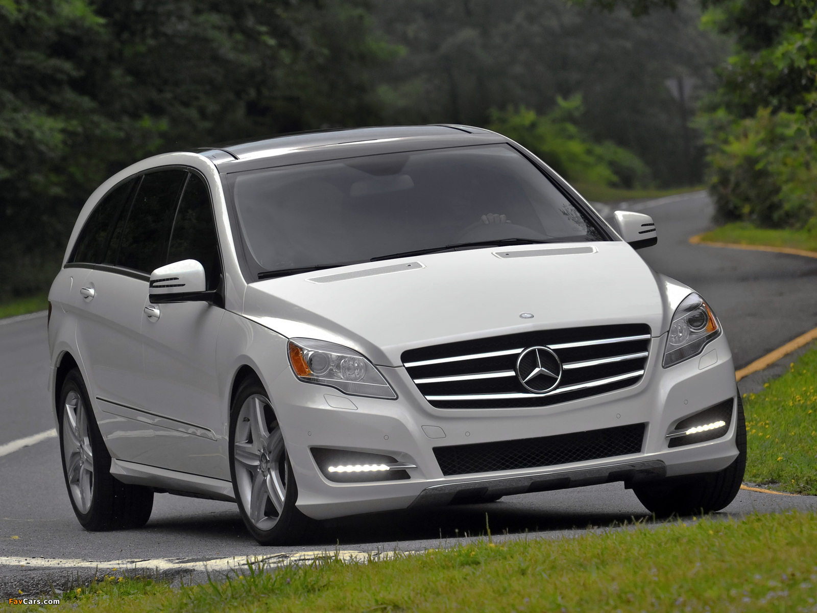 Pictures of Mercedes-Benz R 350 4MATIC US-spec (W251) 2010 (1600 x 1200)