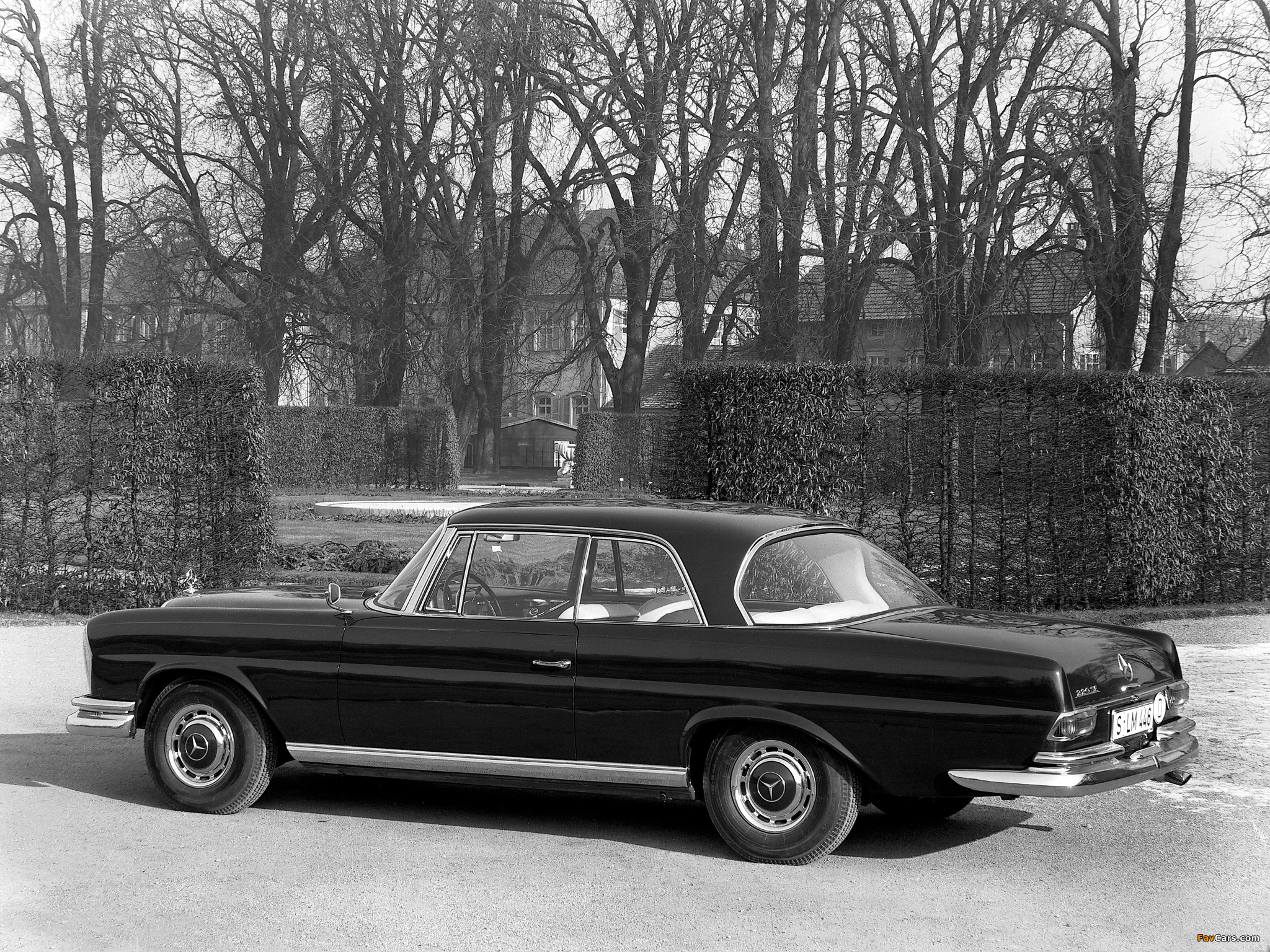 Images of Mercedes-Benz 220 SE Coupe (W111) 1961–65 (2048 x 1536)