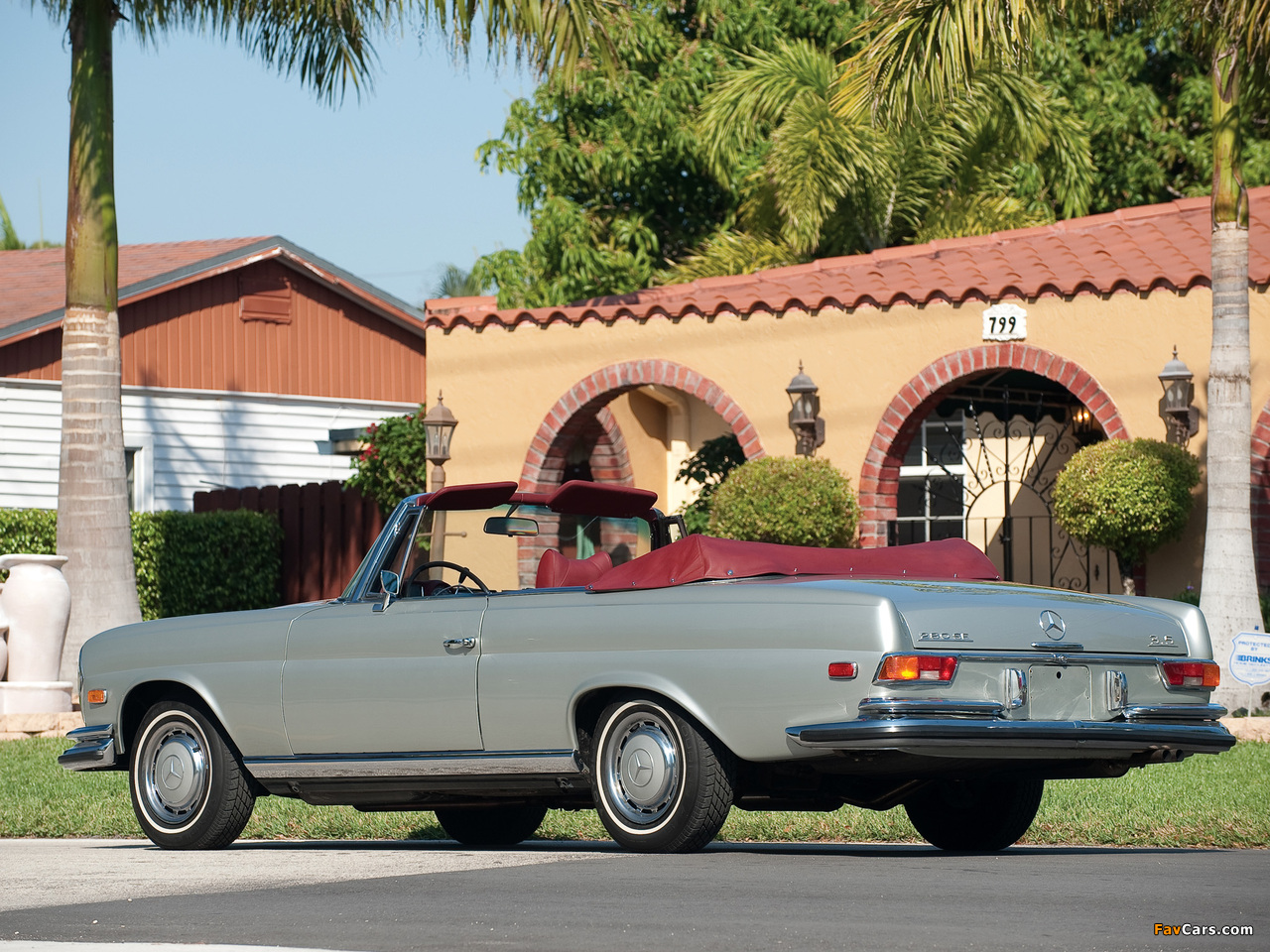 Images of Mercedes-Benz 280 SE 3.5 Cabriolet US-spec (W111) 1969–71 (1280 x 960)