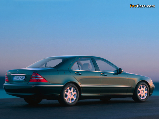 Images of Mercedes-Benz S 500 (W220) 1998–2002 (640 x 480)