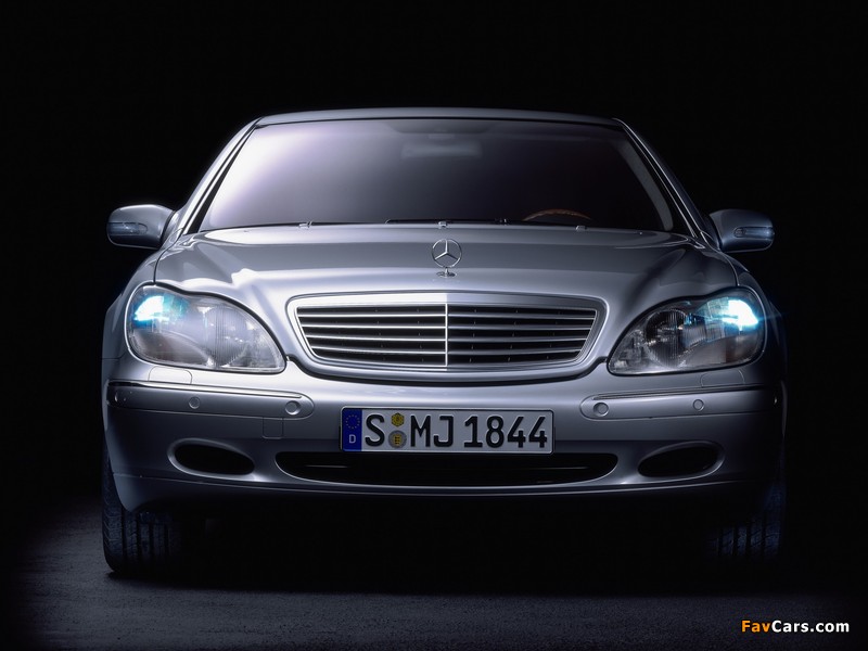 Images of Mercedes-Benz S 320 (W220) 1998–2002 (800 x 600)