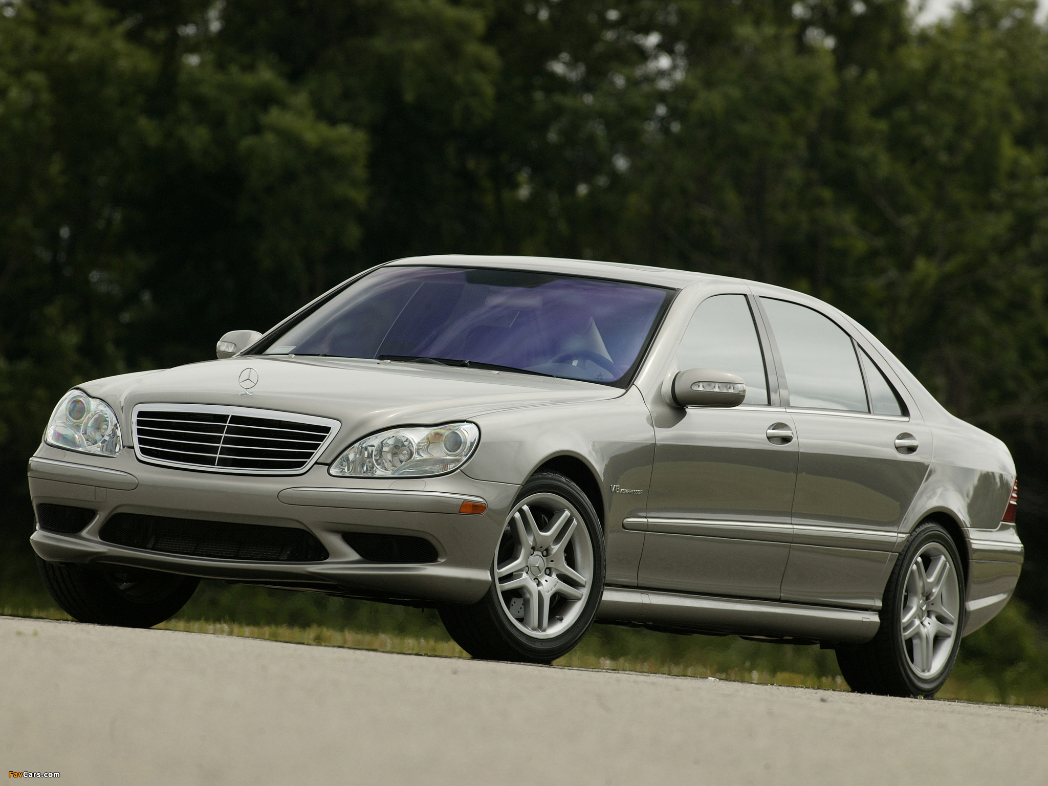 Images of Mercedes-Benz S 55 AMG US-spec (W220) 2002–05 (2048 x 1536)