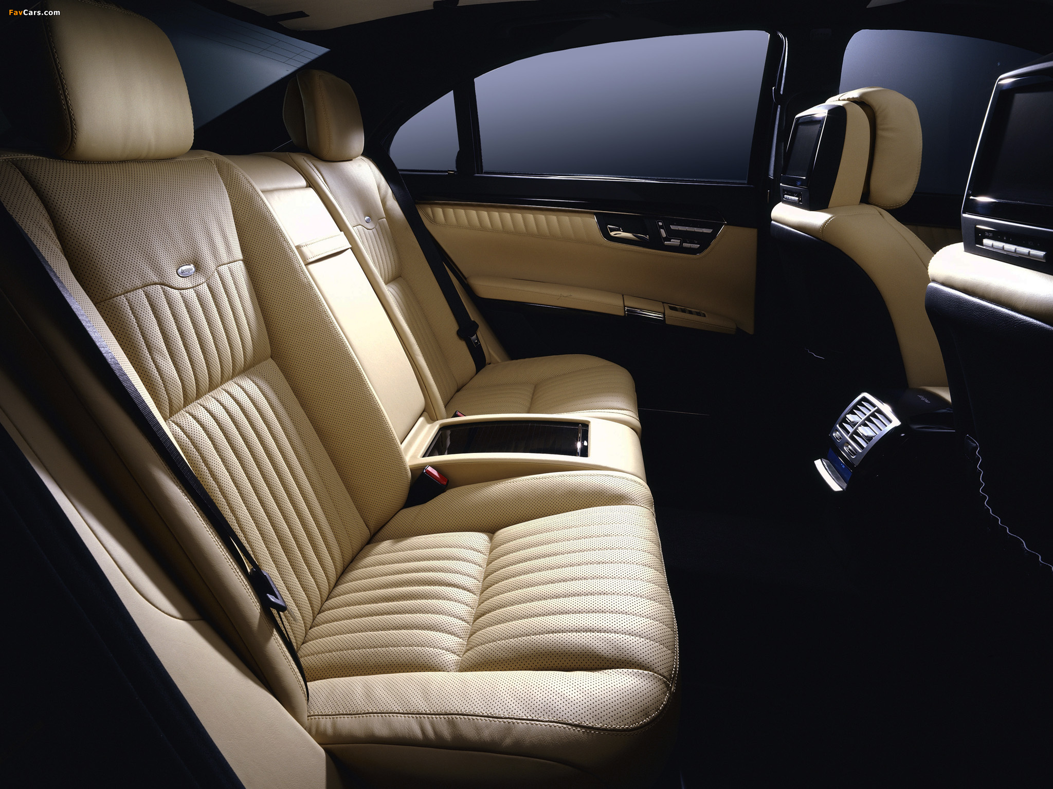 Images of Mercedes-Benz S 600 (W221) 2005–09 (2048 x 1536)
