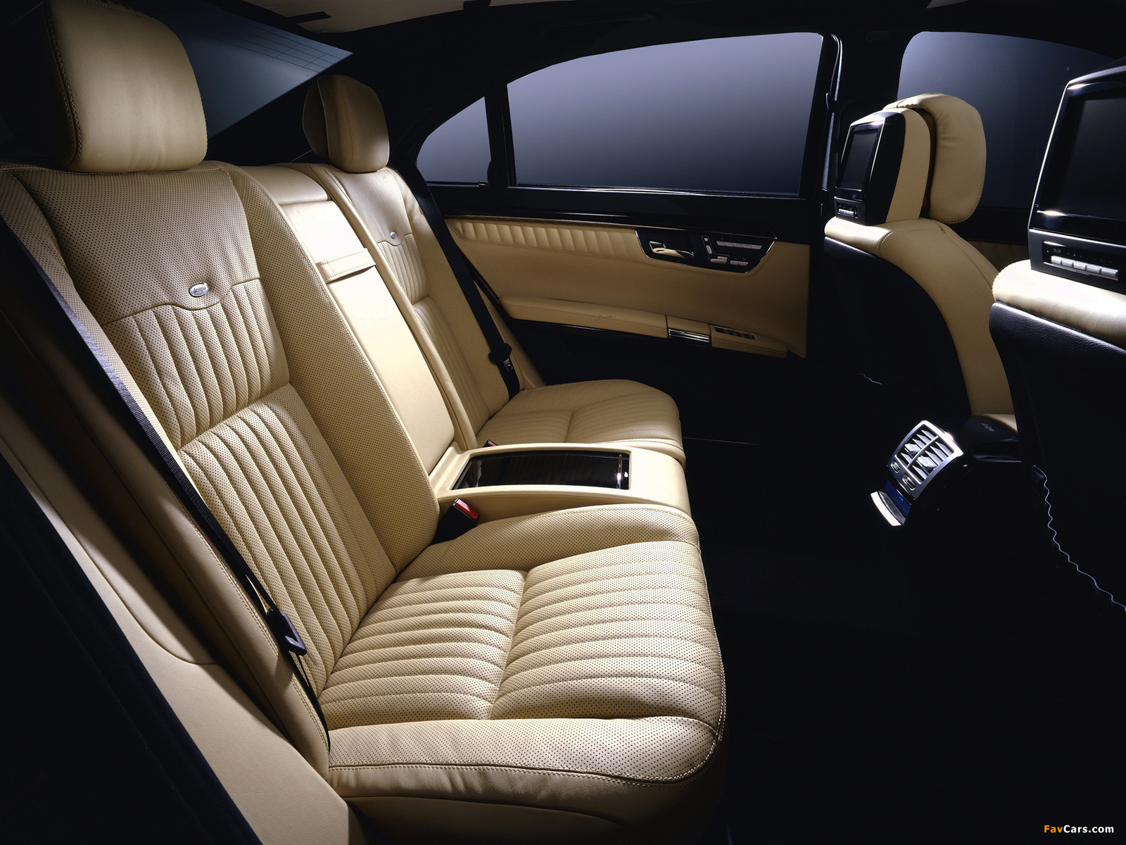 Images of Mercedes-Benz S 600 (W221) 2005–09 (1600 x 1200)