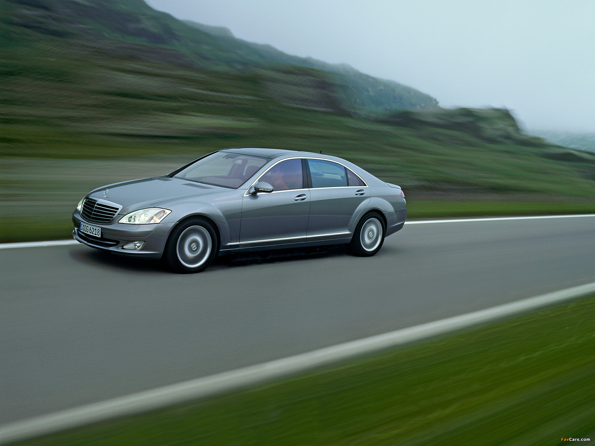 Images of Mercedes-Benz S 500 (W221) 2005–09 (2048 x 1536)