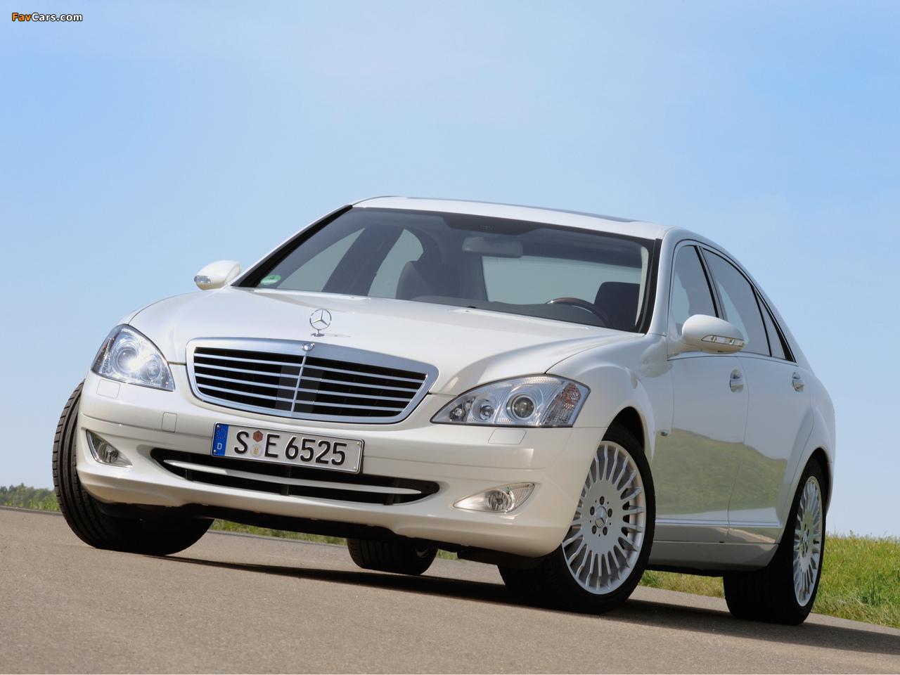 Images of Mercedes-Benz S 320 CDI BlueEfficiency (W221) 2008–09 (1280 x 960)