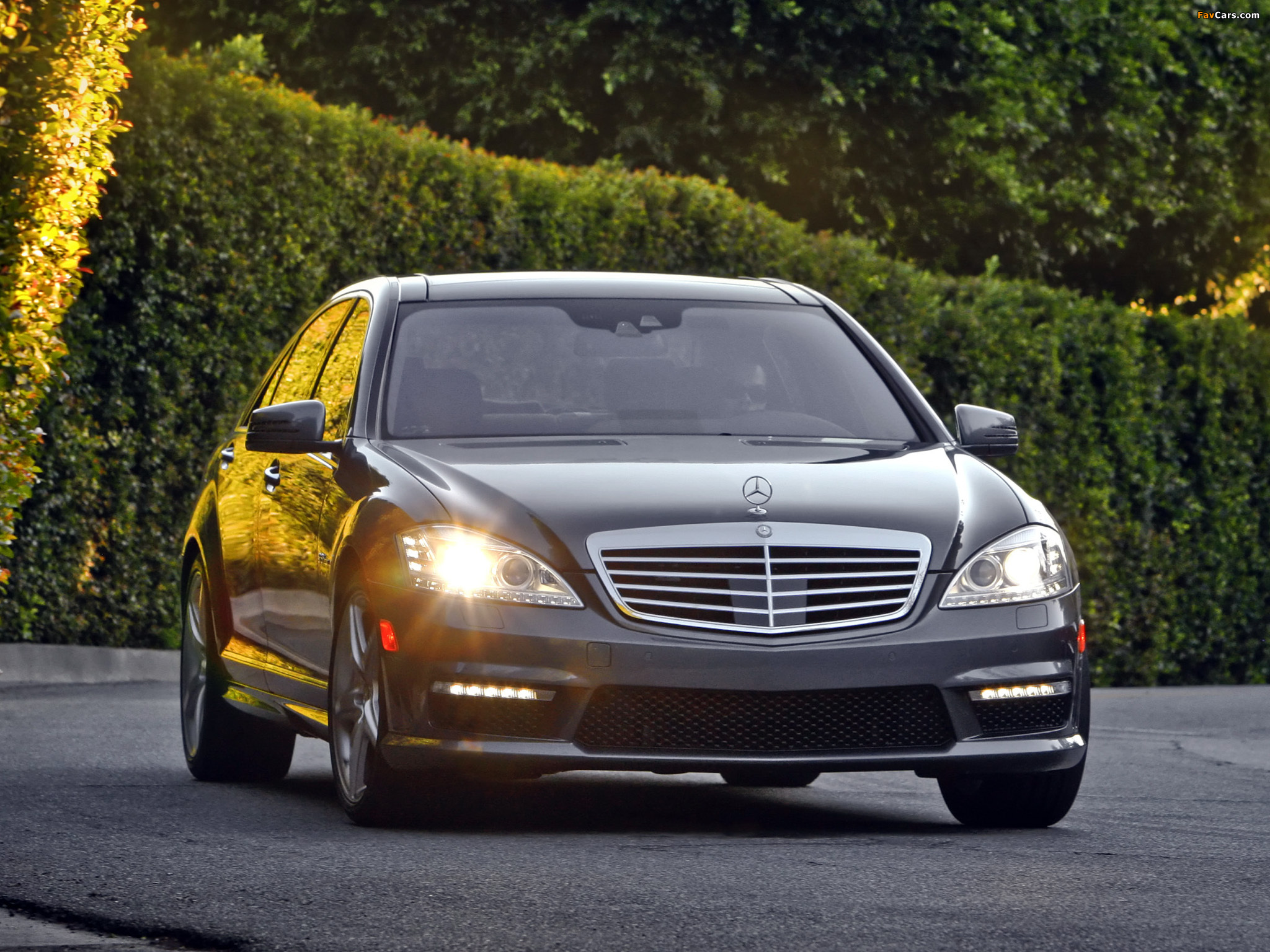 Images of Mercedes-Benz S 63 AMG US-spec (W221) 2009–10 (2048 x 1536)