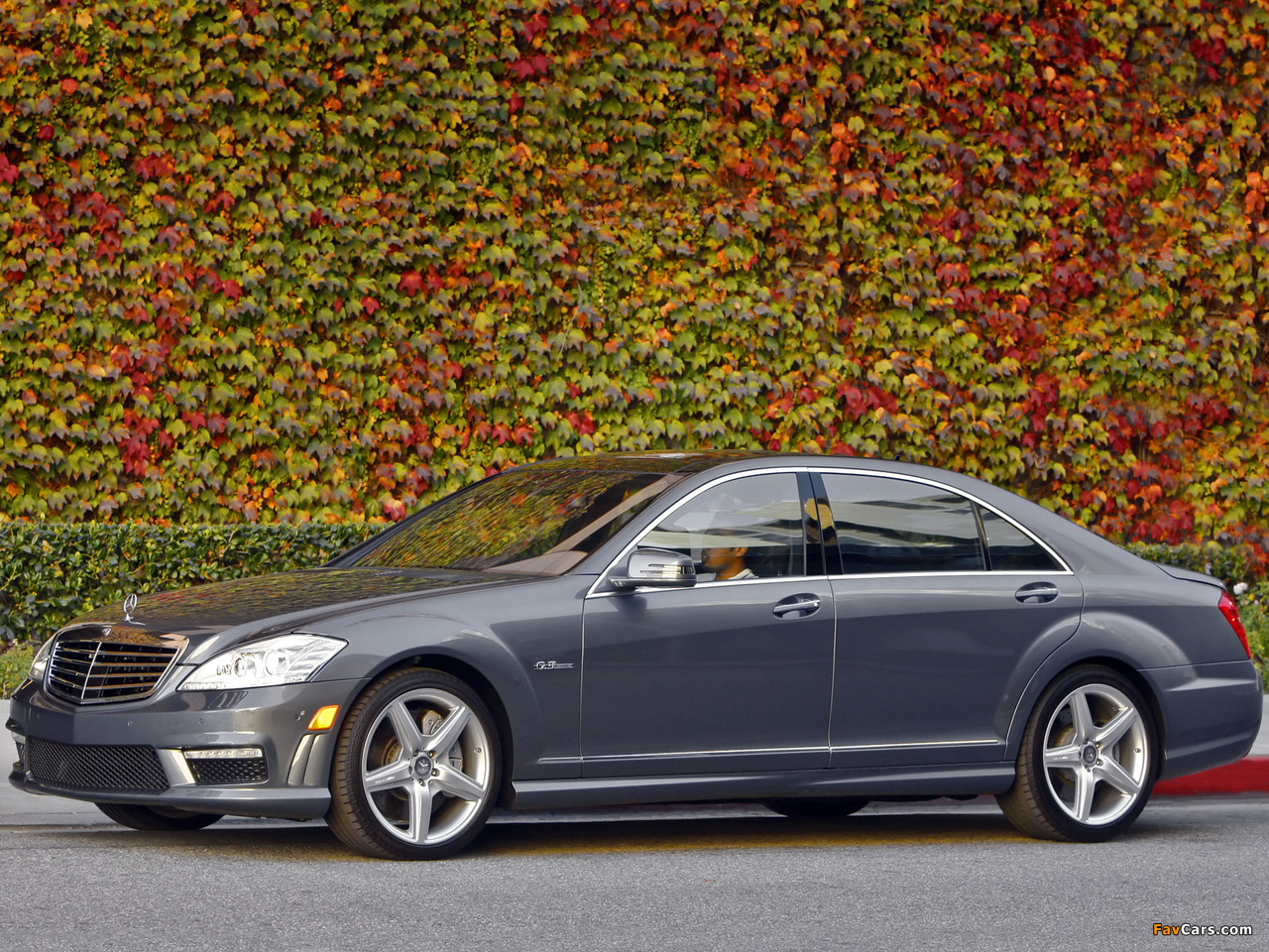 Images of Mercedes-Benz S 63 AMG US-spec (W221) 2009–10 (1280 x 960)