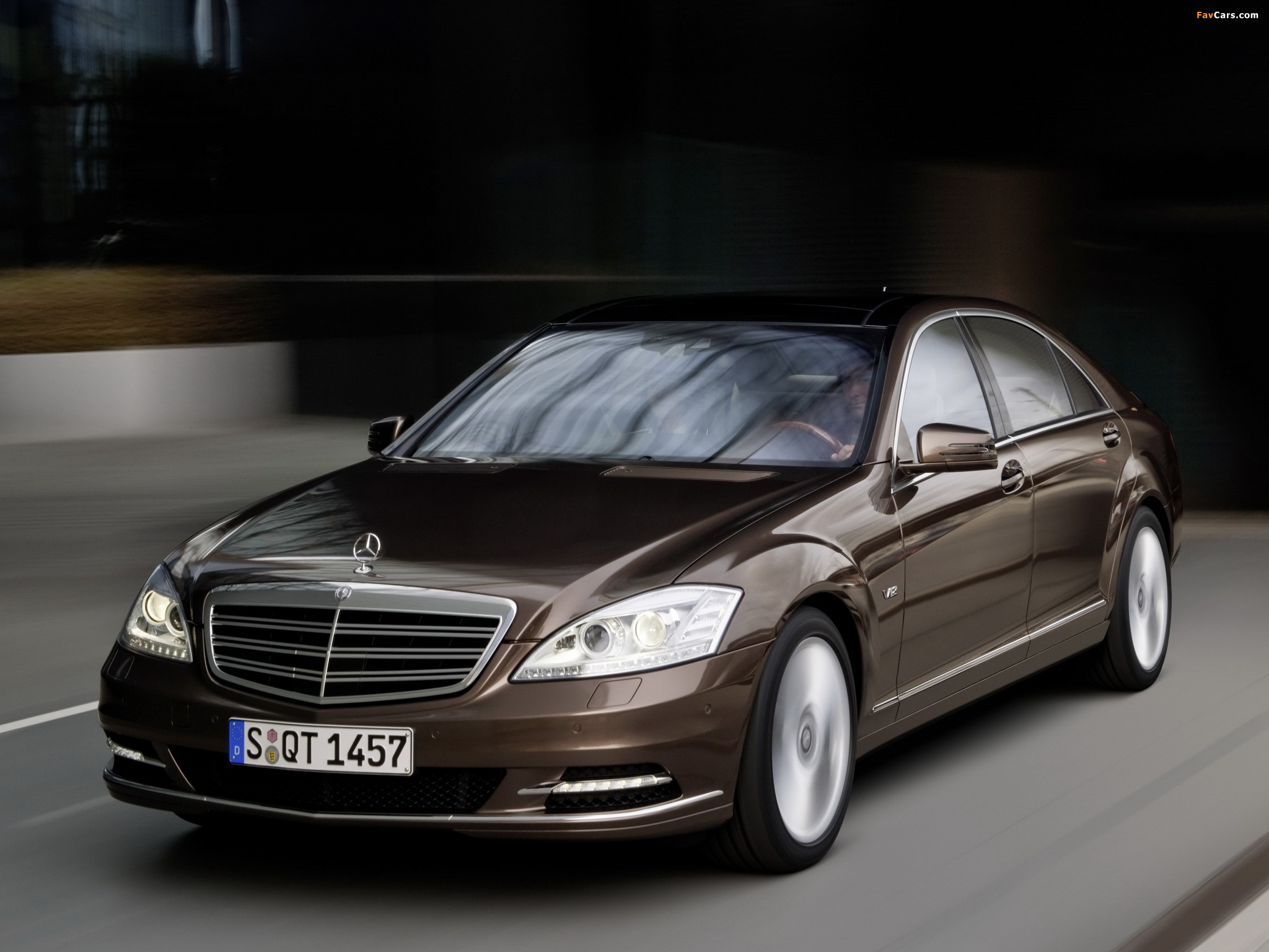Images of Mercedes-Benz S 600 (W221) 2009–13 (2048 x 1536)