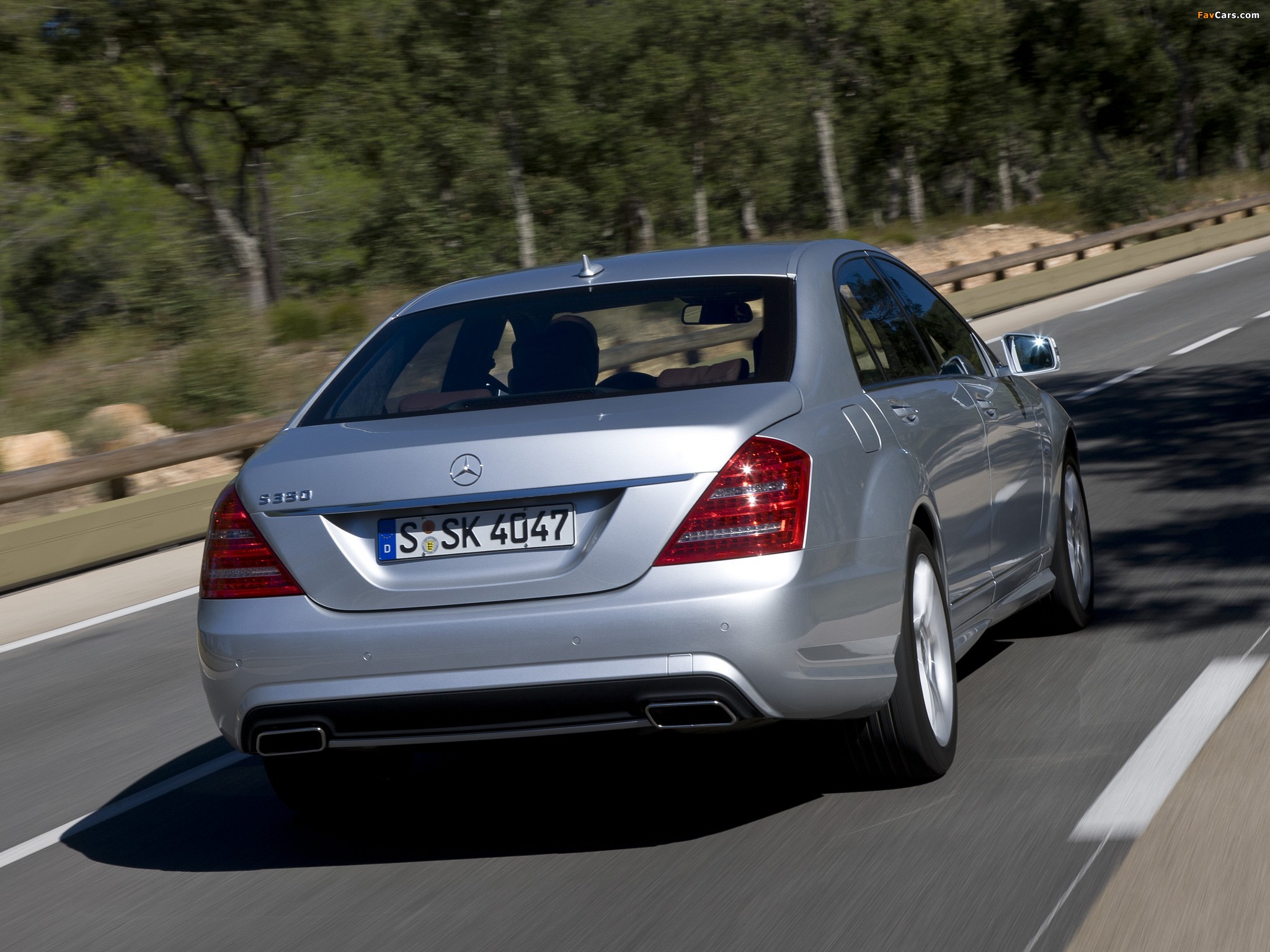 Images of Mercedes-Benz S 350 BlueEfficiency AMG Sports Package (W221) 2010–13 (2048 x 1536)