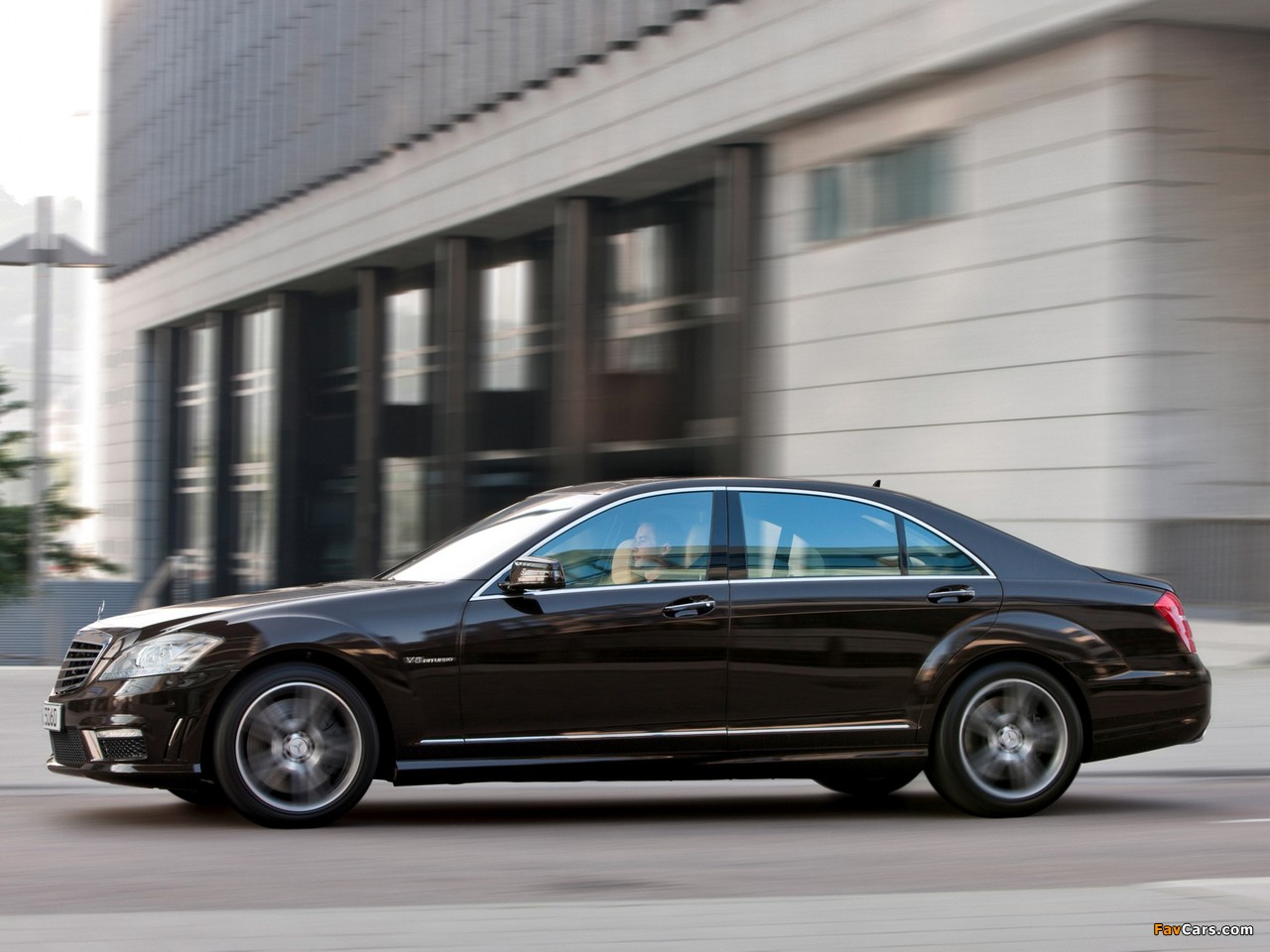 Images of Mercedes-Benz S 63 AMG (W221) 2010–13 (1280 x 960)