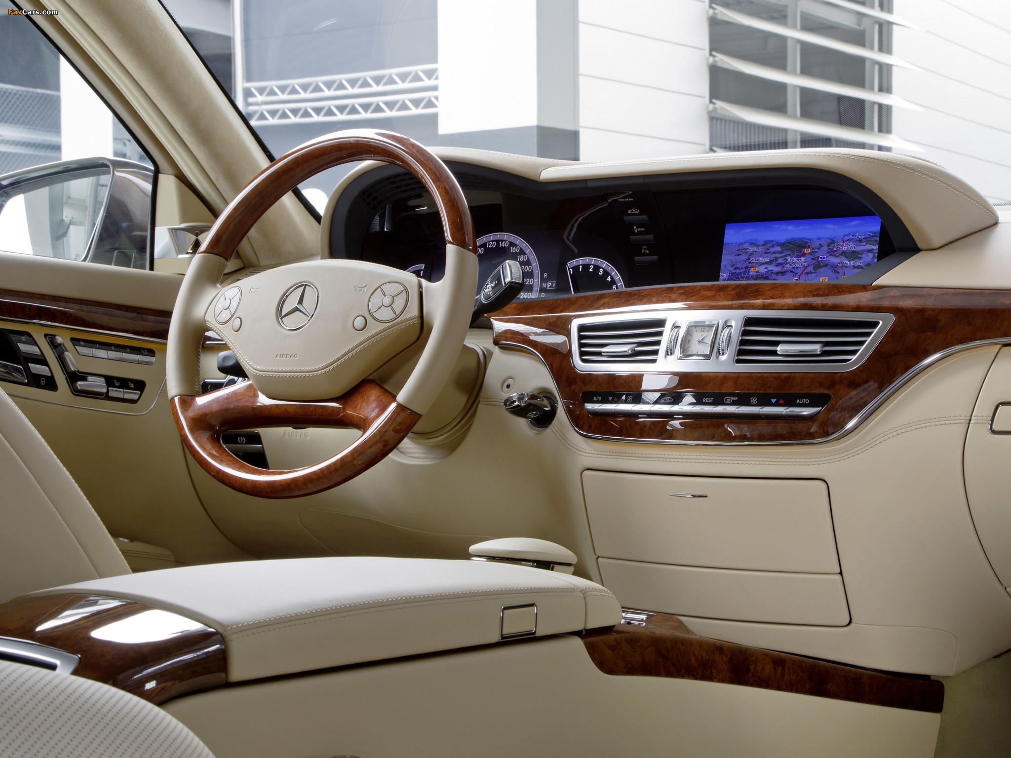 Images of Mercedes-Benz S 350 BlueEfficiency (W221) 2010–13 (2048 x 1536)