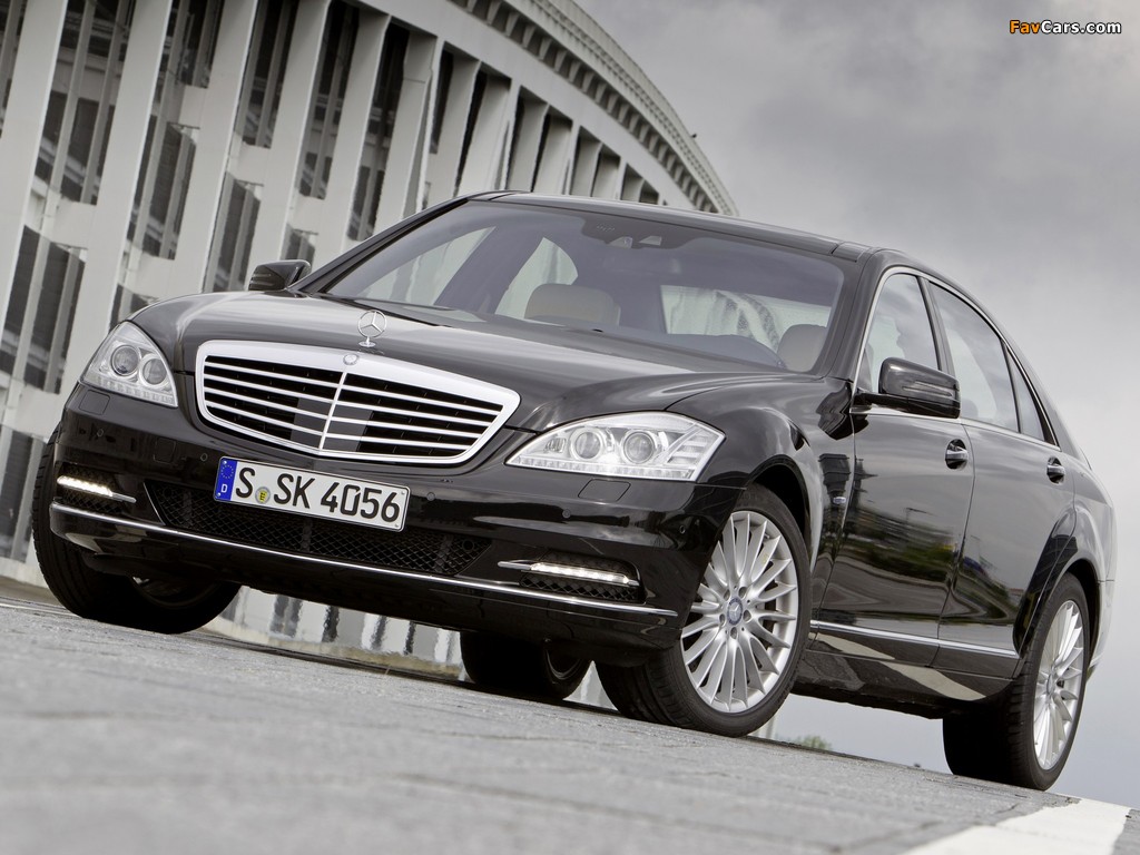 Images of Mercedes-Benz S 500 BlueEfficiency (W221) 2010–13 (1024 x 768)