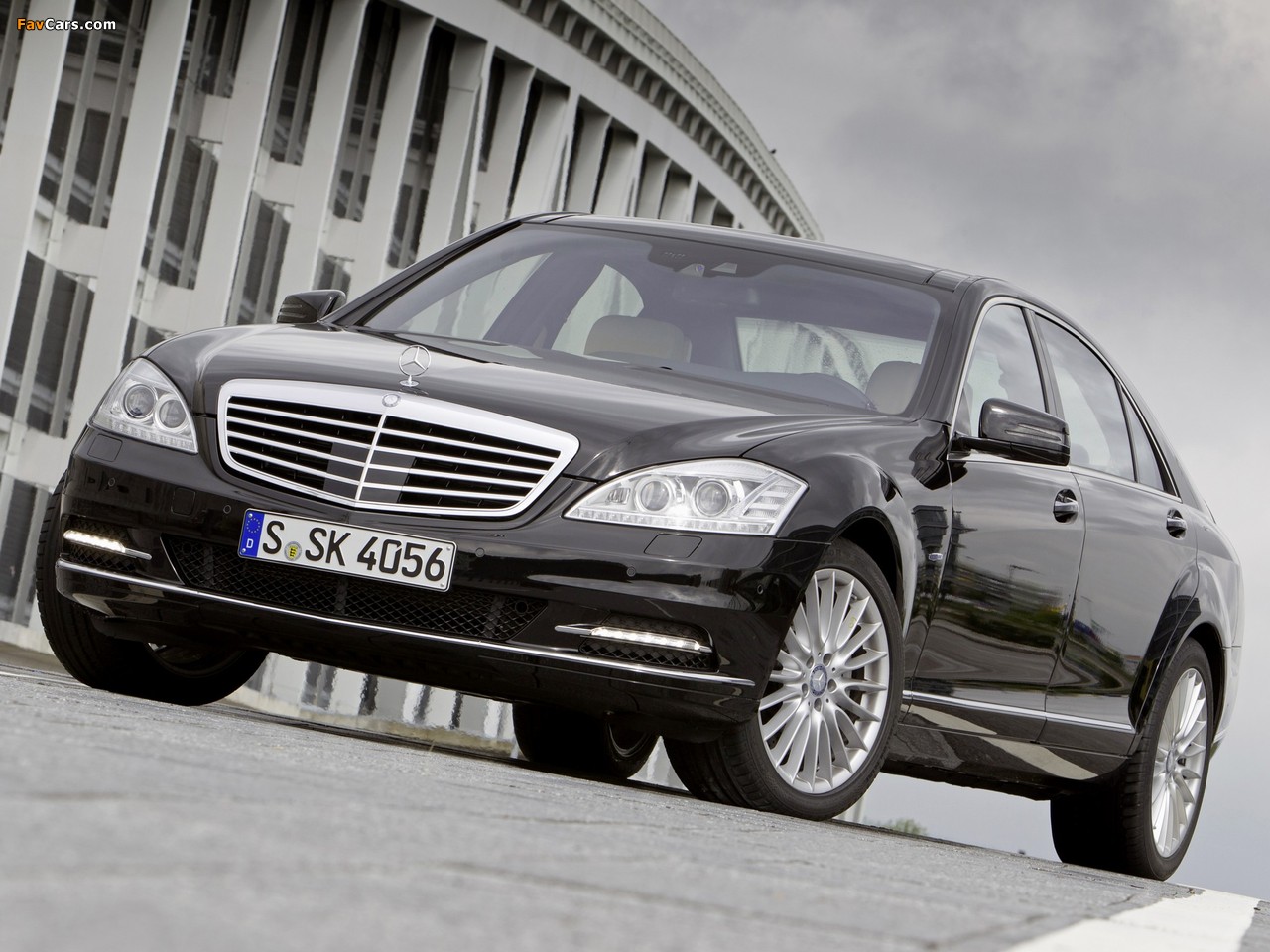 Images of Mercedes-Benz S 500 BlueEfficiency (W221) 2010–13 (1280 x 960)