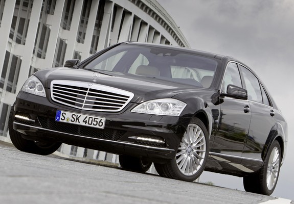 Images of Mercedes-Benz S 500 BlueEfficiency (W221) 2010–13