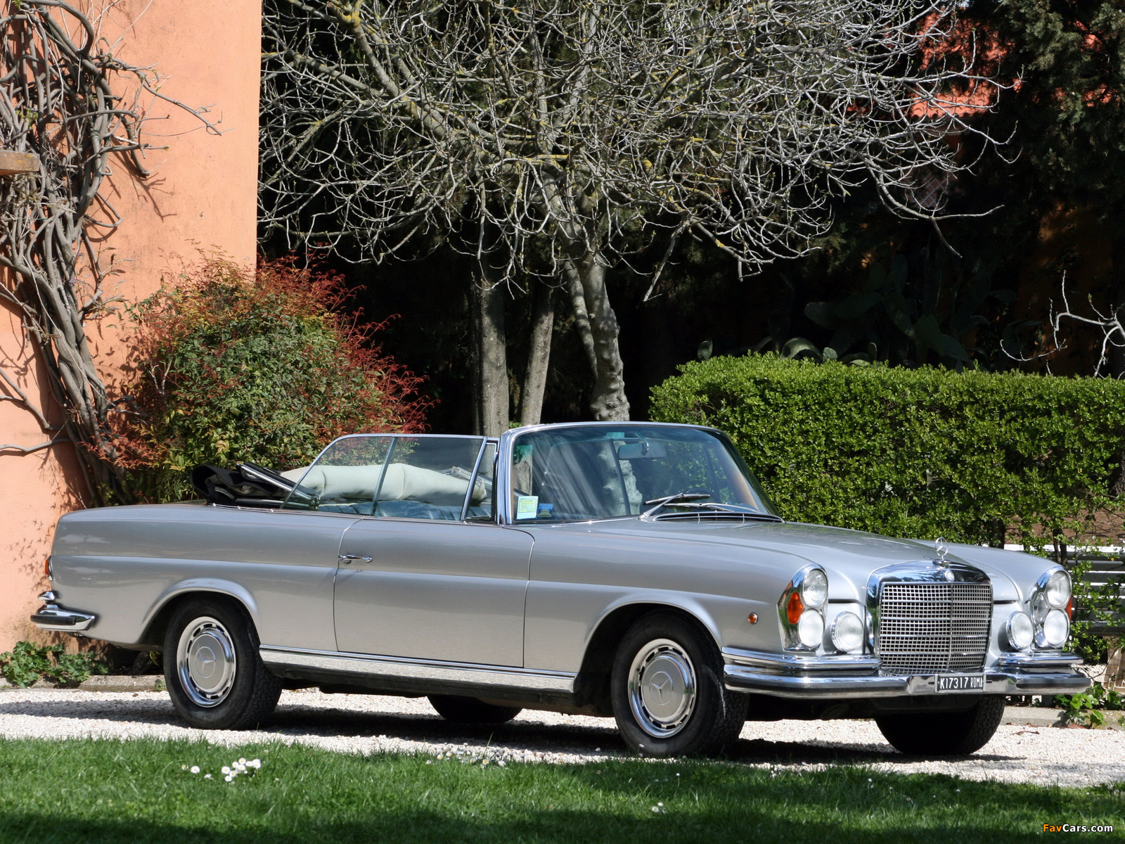 Mercedes-Benz 280 SE 3.5 Cabriolet (W111) 1969–71 pictures (1600 x 1200)