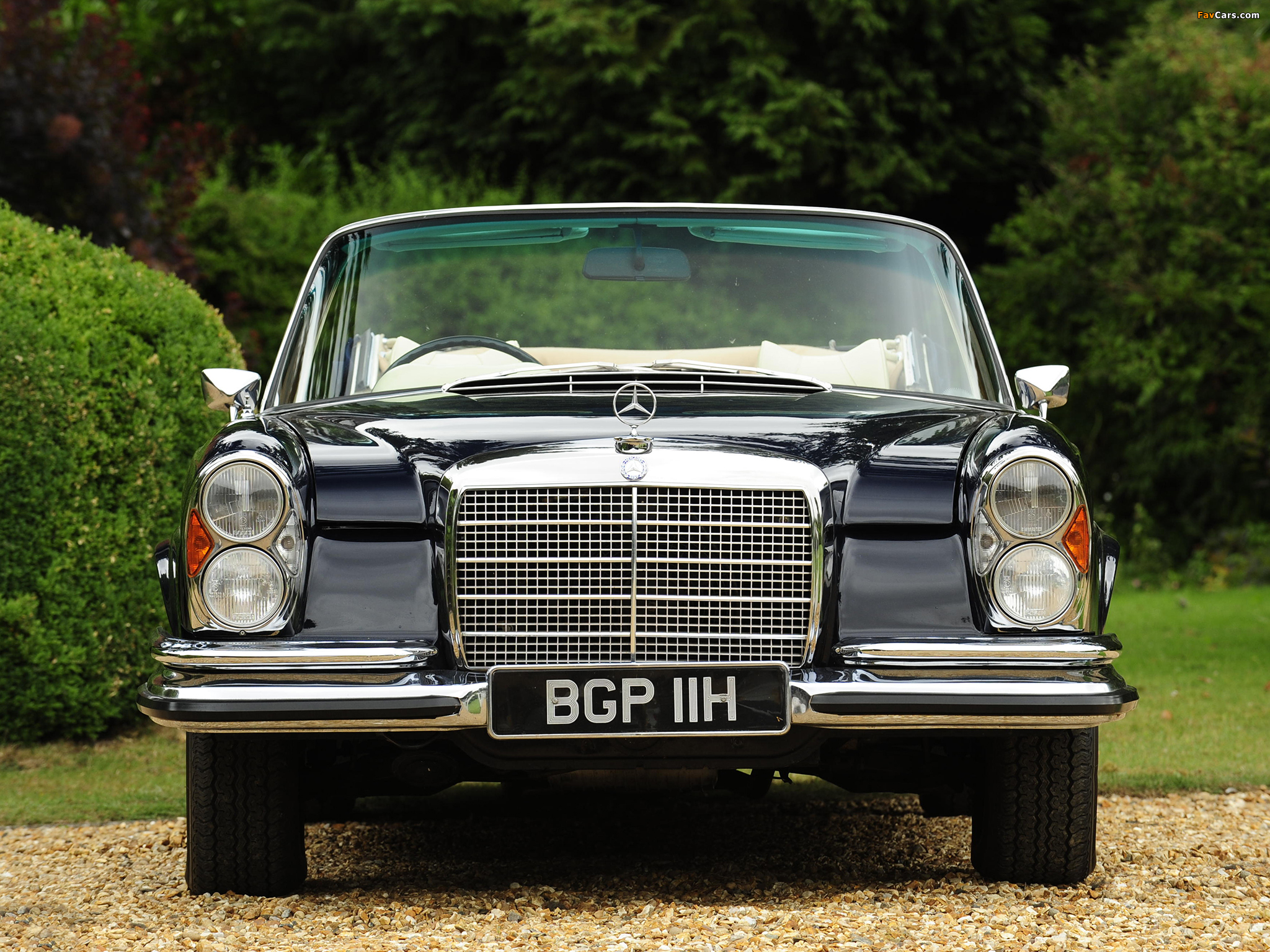 Mercedes-Benz 280 SE 3.5 Cabriolet UK-spec (W111) 1969–71 wallpapers (2048 x 1536)