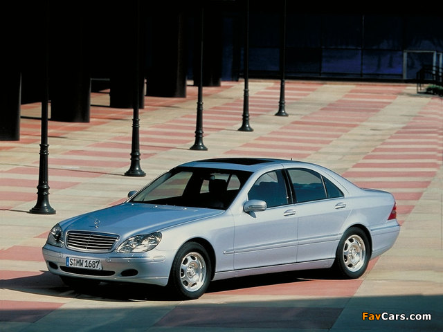 Mercedes-Benz S 320 (W220) 1998–2002 images (640 x 480)