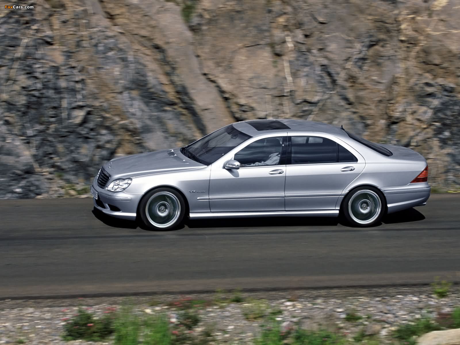 Mercedes-Benz S 65 AMG (W220) 2004–05 wallpapers (1600 x 1200)