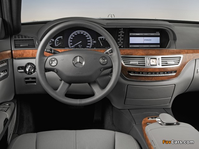 Mercedes-Benz S 500 (W221) 2005–09 images (640 x 480)