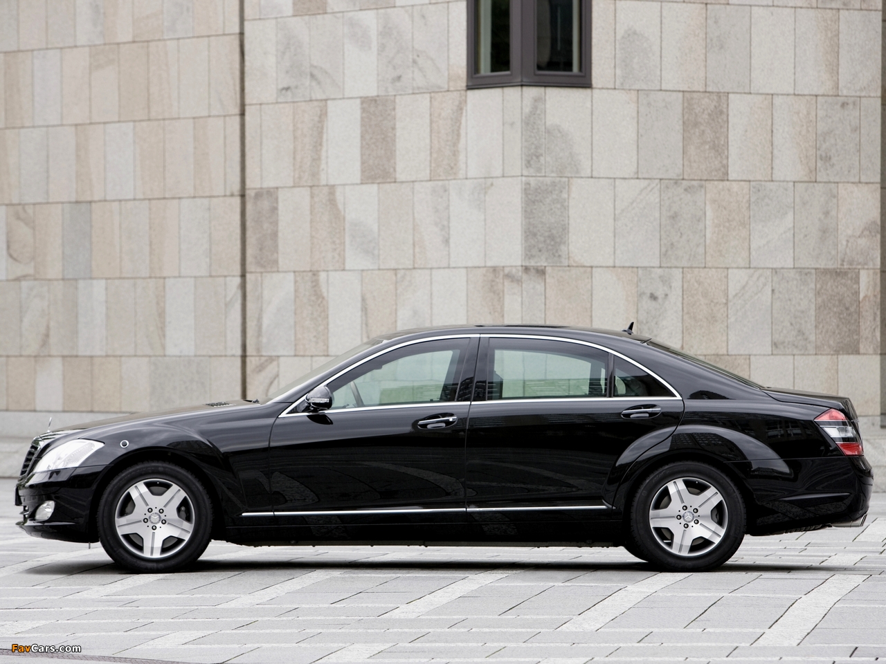 Mercedes-Benz S 600 Guard (W221) 2007–09 wallpapers (1280 x 960)