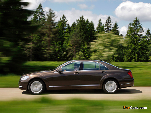 Mercedes-Benz S 550 (W221) 2009–13 images (640 x 480)