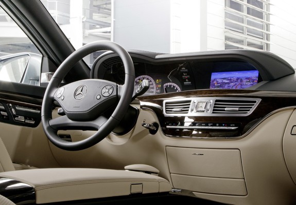 Mercedes-Benz S 500 BlueEfficiency (W221) 2010–13 images