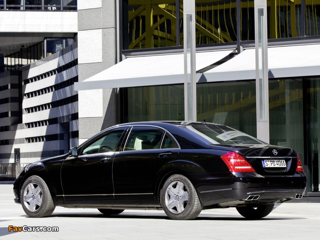 Mercedes-Benz S 600 Guard (W221) 2010–13 images (640 x 480)