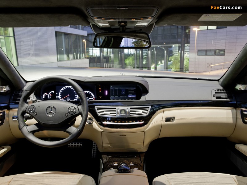 Mercedes-Benz S 63 AMG (W221) 2010–13 images (800 x 600)