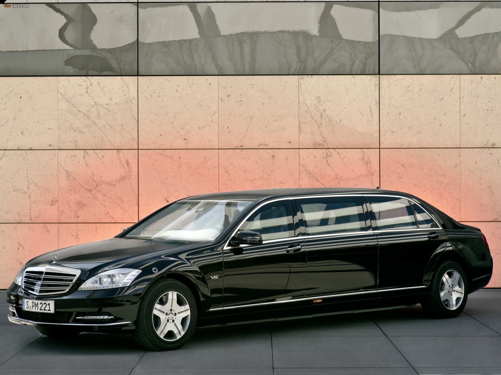 Mercedes-Benz S 600 Guard Pullman (W221) 2010–13 wallpapers (2048 x 1536)