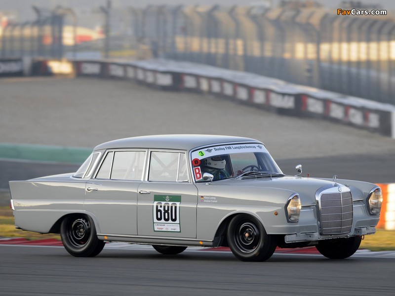 Mercedes-Benz 220 SE Race Car (W111) wallpapers (800 x 600)