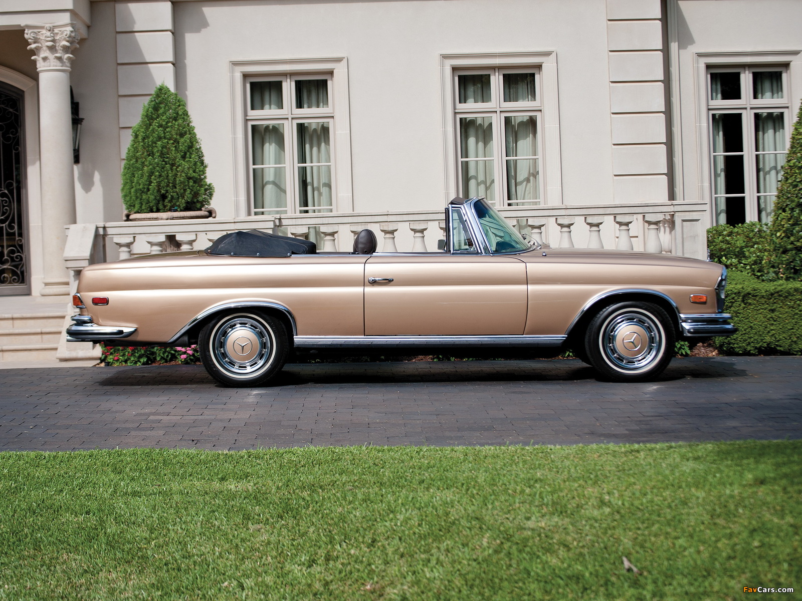 Photos of Mercedes-Benz 280 SE 3.5 Cabriolet US-spec (W111) 1969–71 (1600 x 1200)