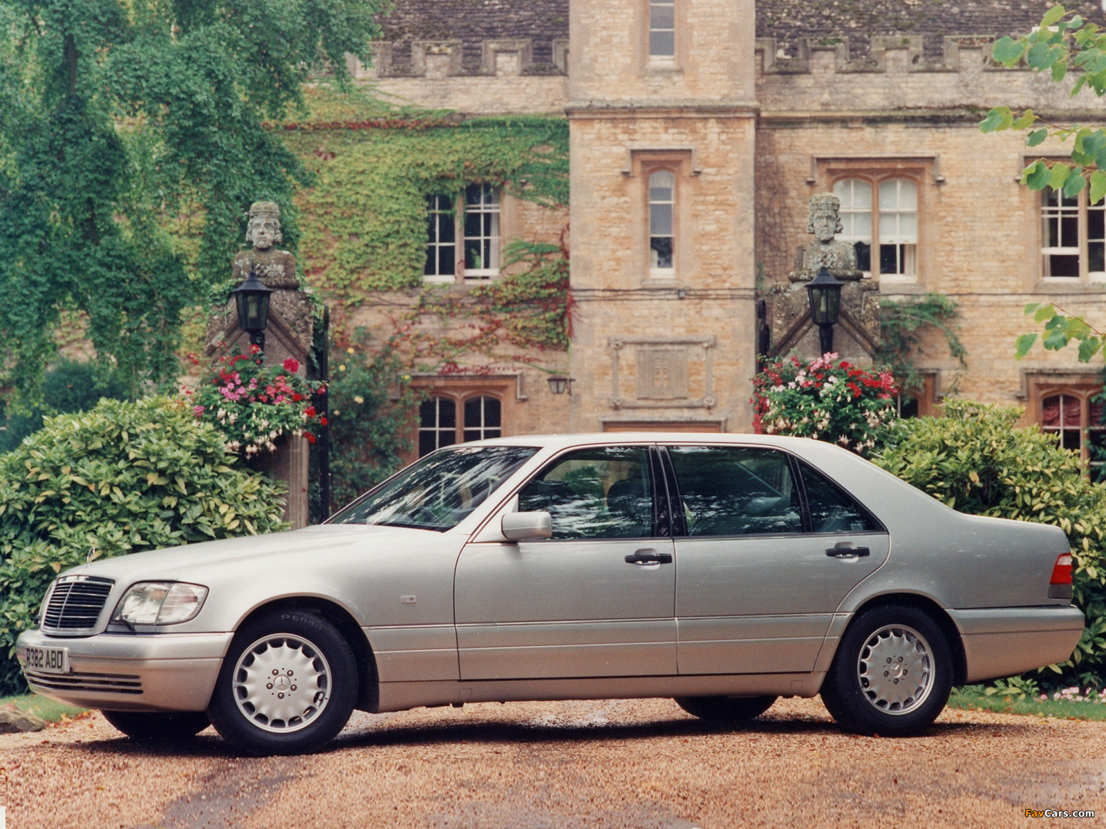 Photos of Mercedes-Benz S-Klasse UK-spec (W140) 1993–98 (1600 x 1200)