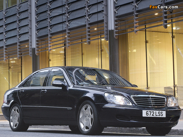 Photos of Mercedes-Benz S 600 UK-spec (W220) 2002–05 (640 x 480)
