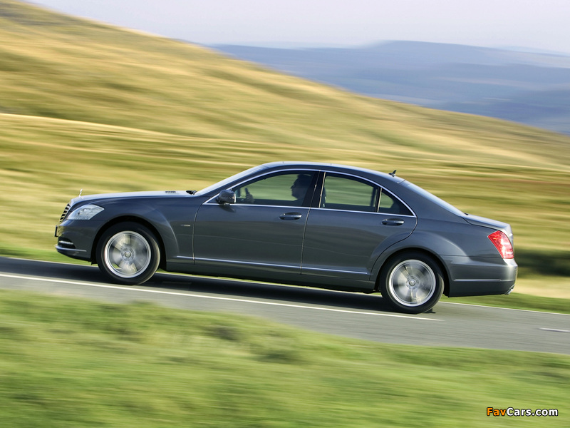 Photos of Mercedes-Benz S 350 CDI UK-spec (W221) 2009–13 (800 x 600)