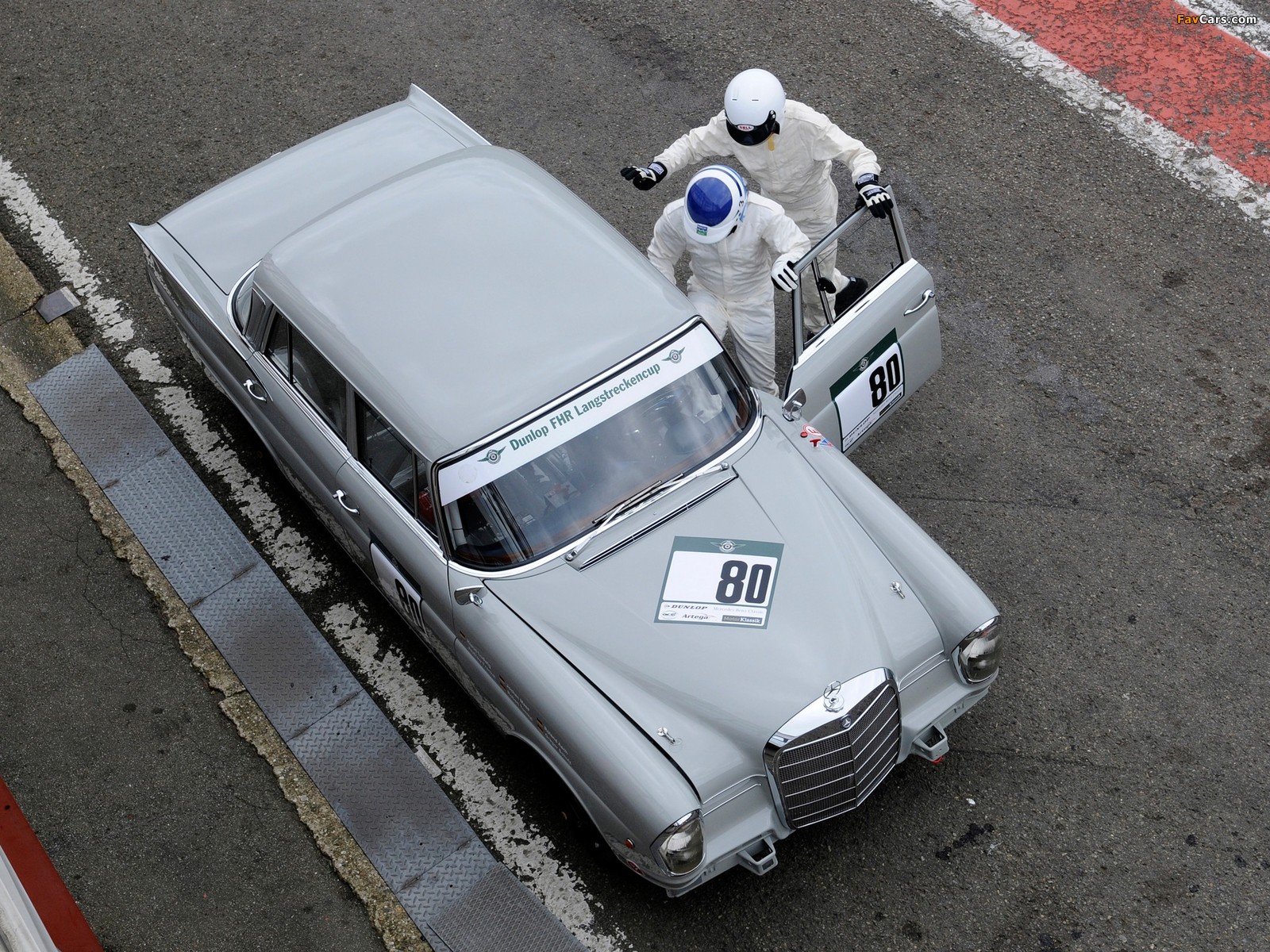 Pictures of Mercedes-Benz 220 SE Race Car (W111) (1600 x 1200)