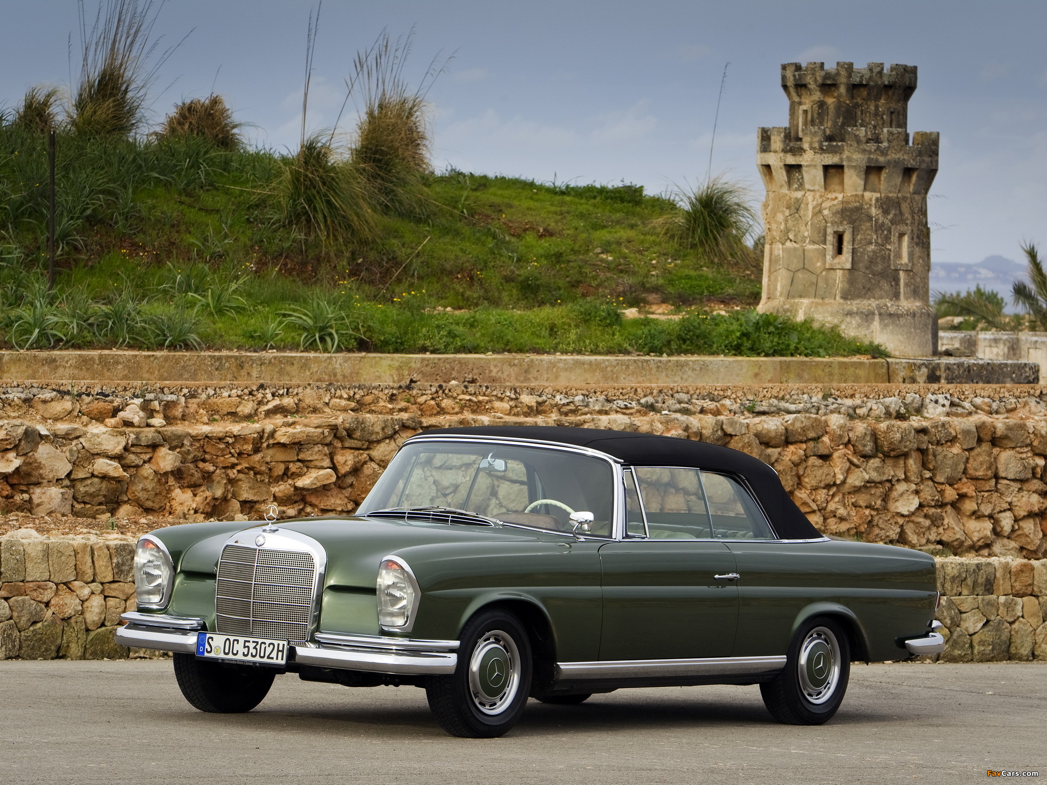 Pictures of Mercedes-Benz 220 SE Cabriolet (W111) 1961–65 (2048 x 1536)